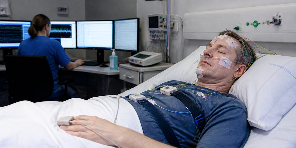 Patient Bei Polysomnographie Im Schlaflabor